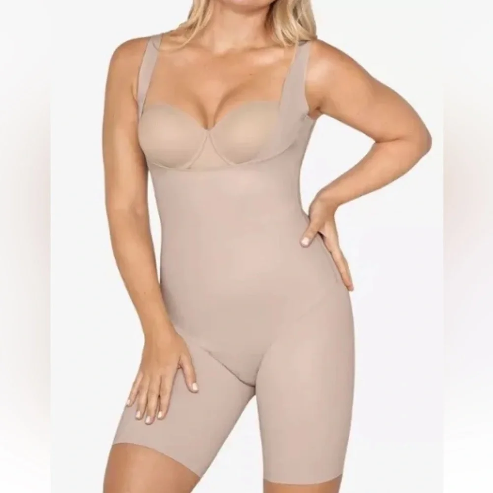Leonisa BEIGE Moderate Tummy-Control Wyob Smoothing Faja Bodyshaper S/M - Picture 1 of 5